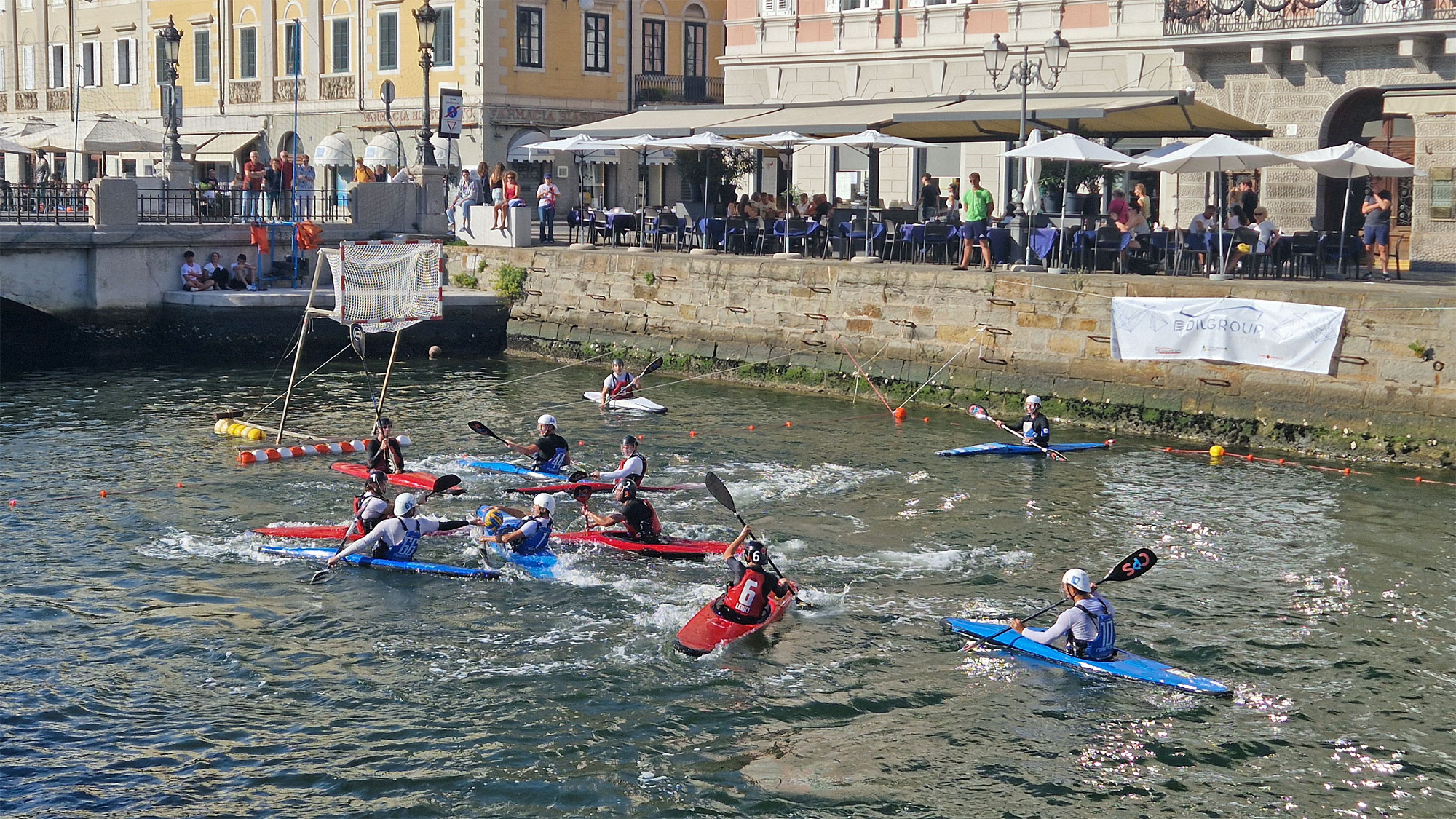 Triest Canal Grande Kanu Polo