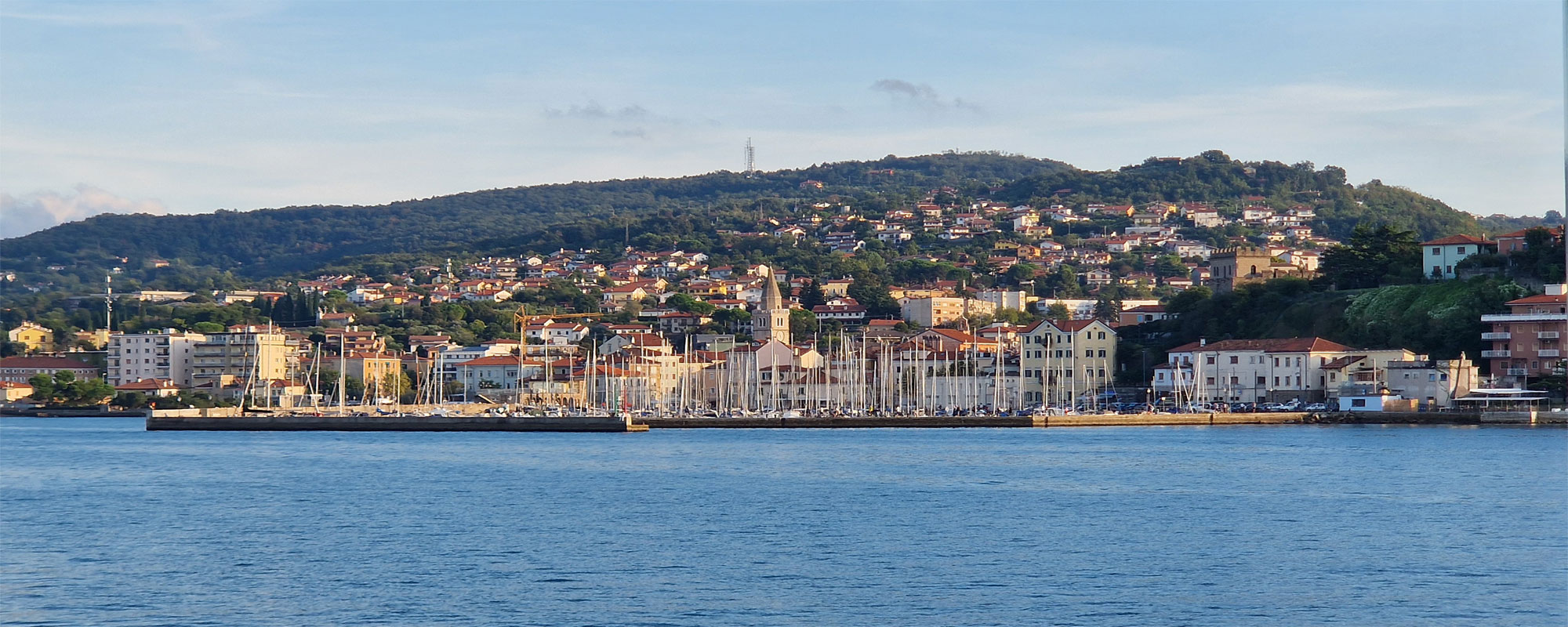 Triest Muggia von fern